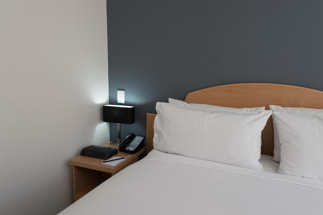 All Suites Perth Buitenkant foto